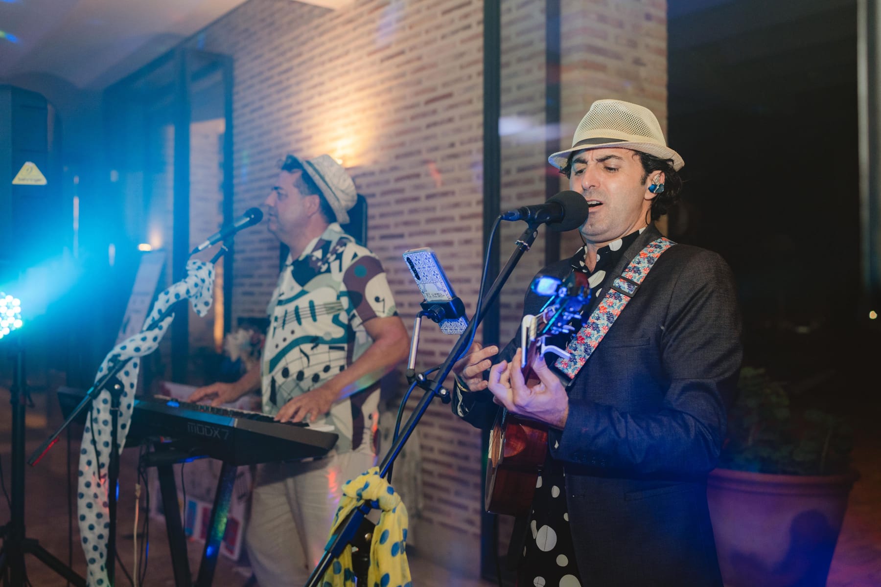 MIKELELE Y SU BANDARRA - Duo