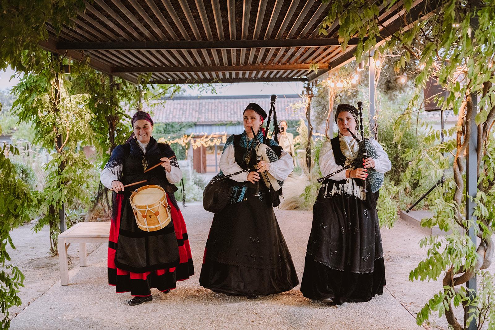 GAITEROS GALLEGOS - Grupo de Musica Regional