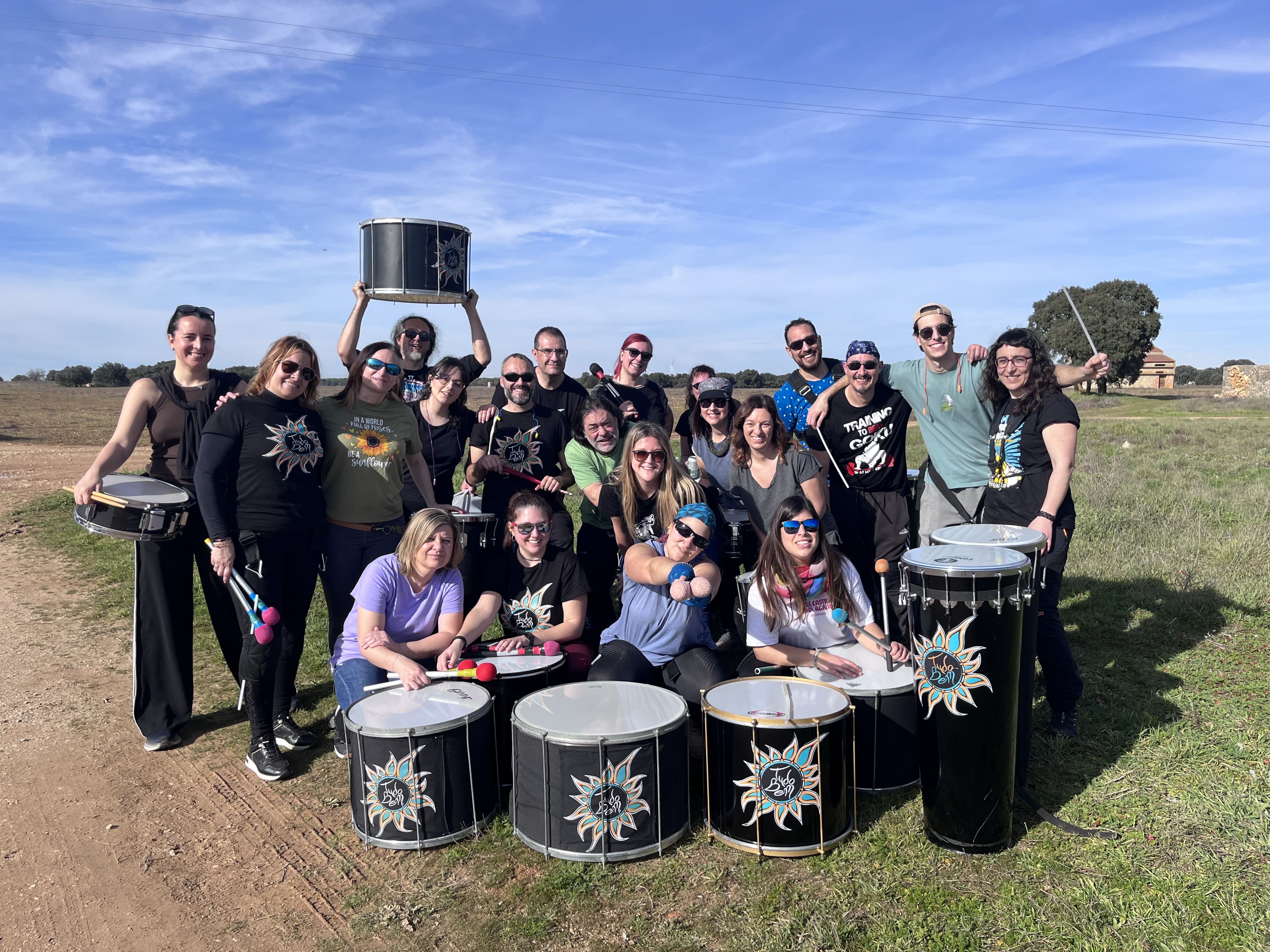 TUDO BEM Percusión