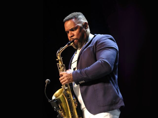 SAXO Y FLAUTA EN VIVO