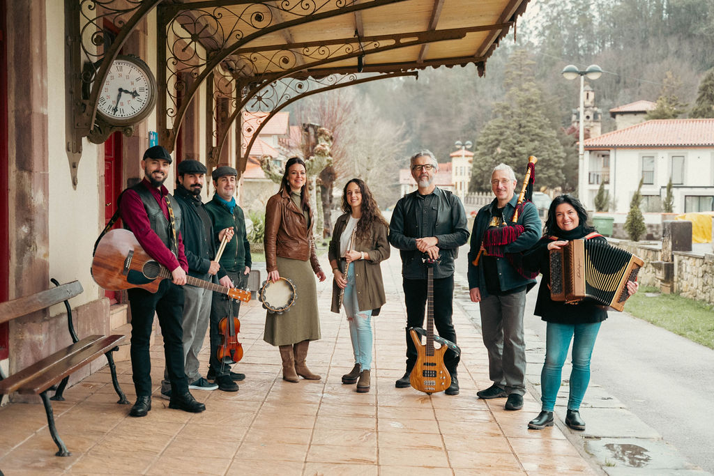 Tresboliyu Folk