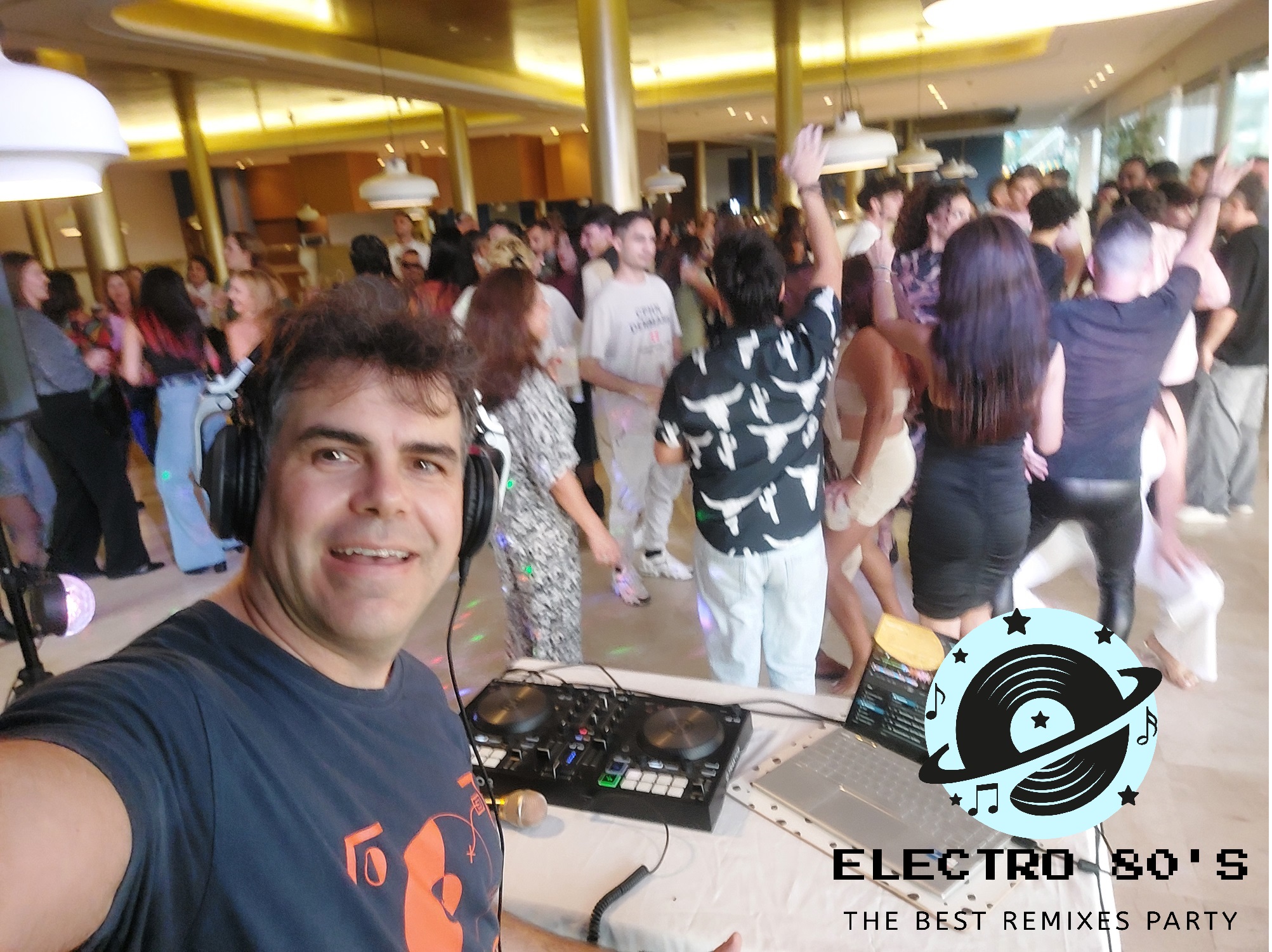 DJ Toni Artbar