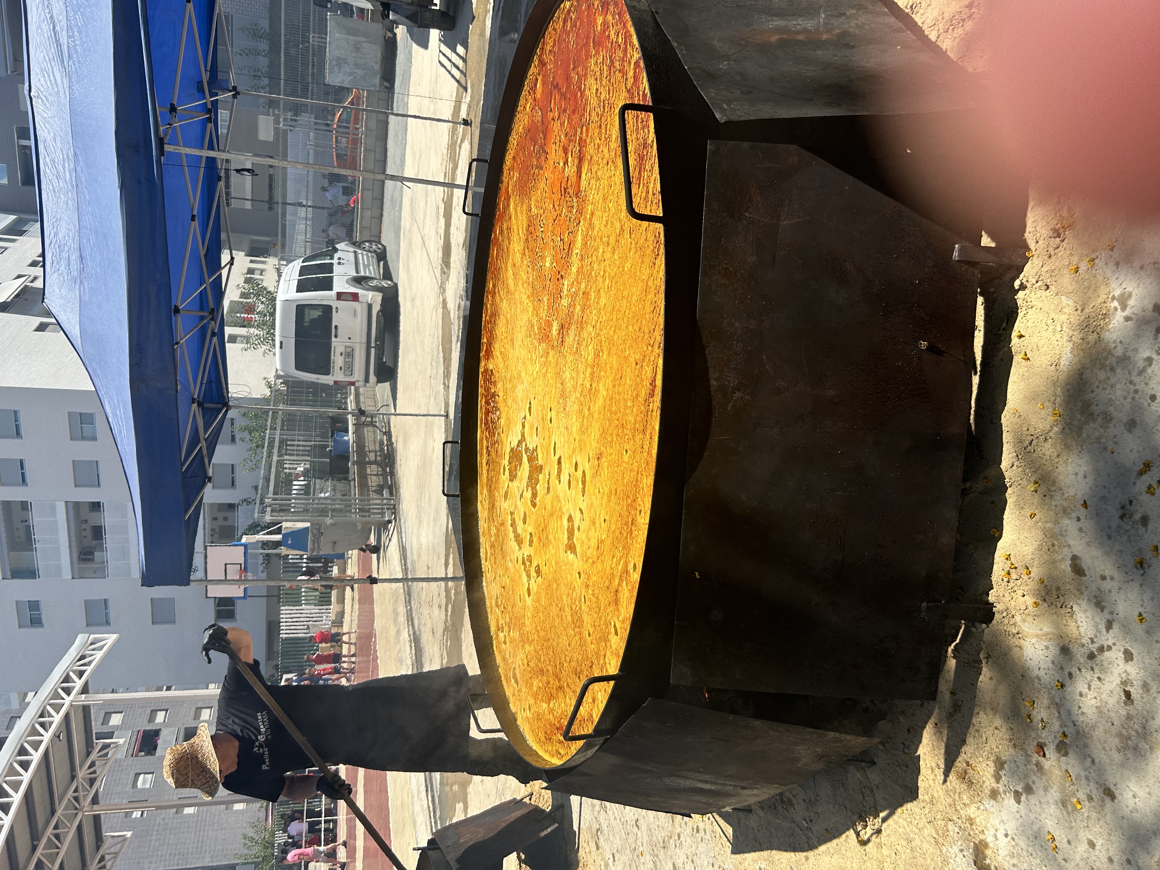 Paellas Gigantes a la Brasa